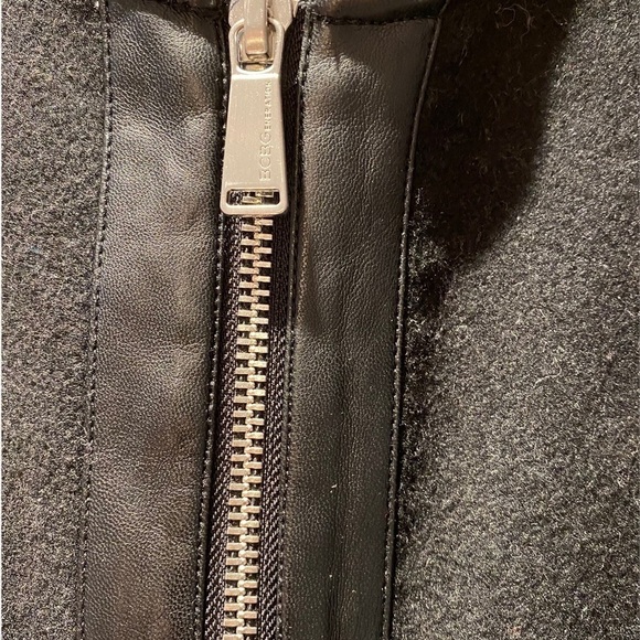 đť…şBCBGENERATION Zippered Poncho Cape - Picture 3 of 6